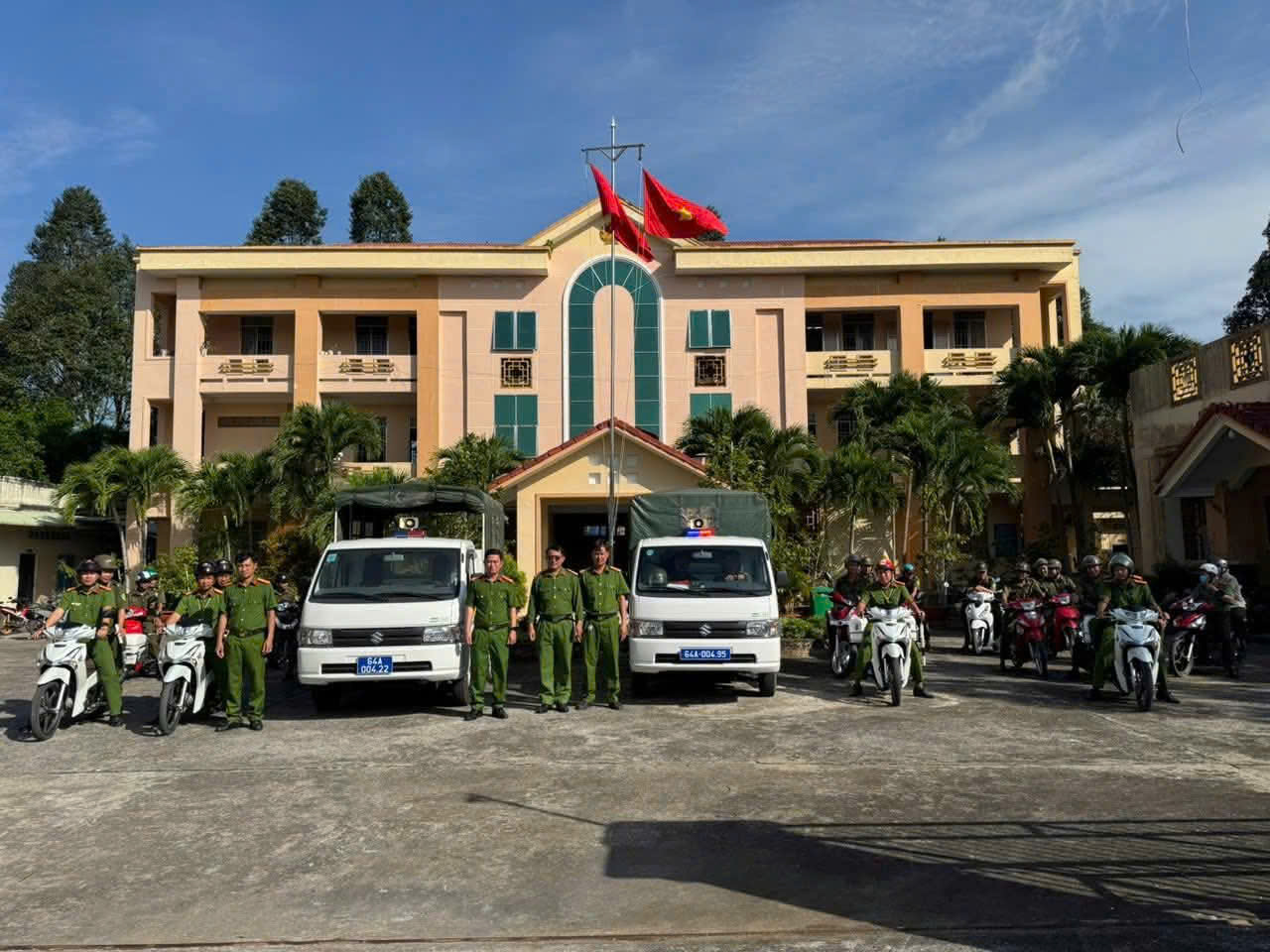 CÔNG AN XÃ VĨNH XUÂN RA QUÂN CAO ĐIỂM TẤN CÔNG, TRẤN ÁP TỘI PHẠM, BẢO ĐẢM AN NINH TRẬT TỰ 