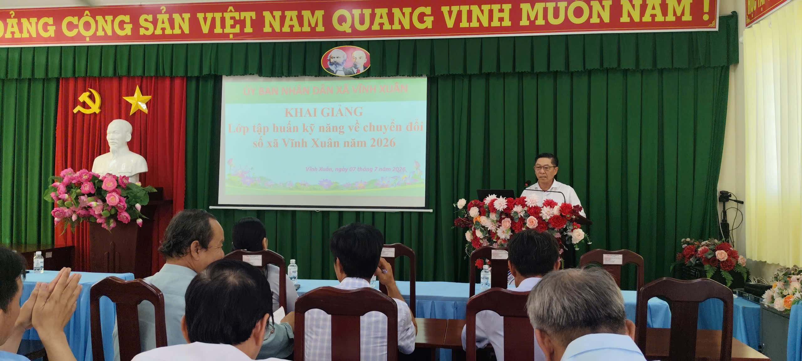 xã Vĩnh Xuân tổ chức khai giảng lớp tập huấn kỹ năng chuyển đổi số cho Tổ Công nghệ số cộng đồng  trên địa bàn xã