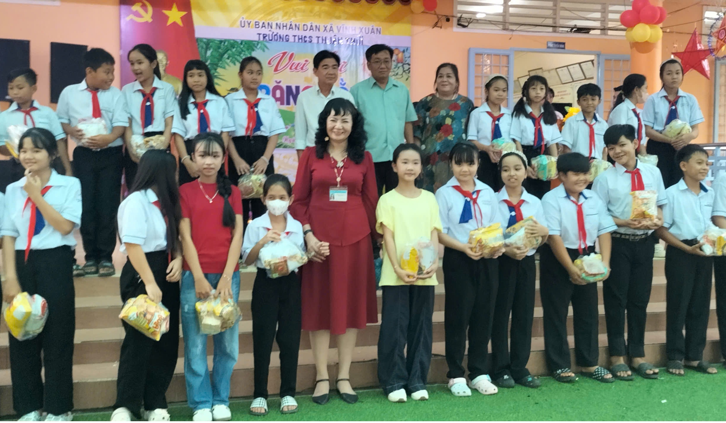Vĩnh Xuân: Rộn ràng Tết Trung thu tại các điểm trường THCS Thuận Thới