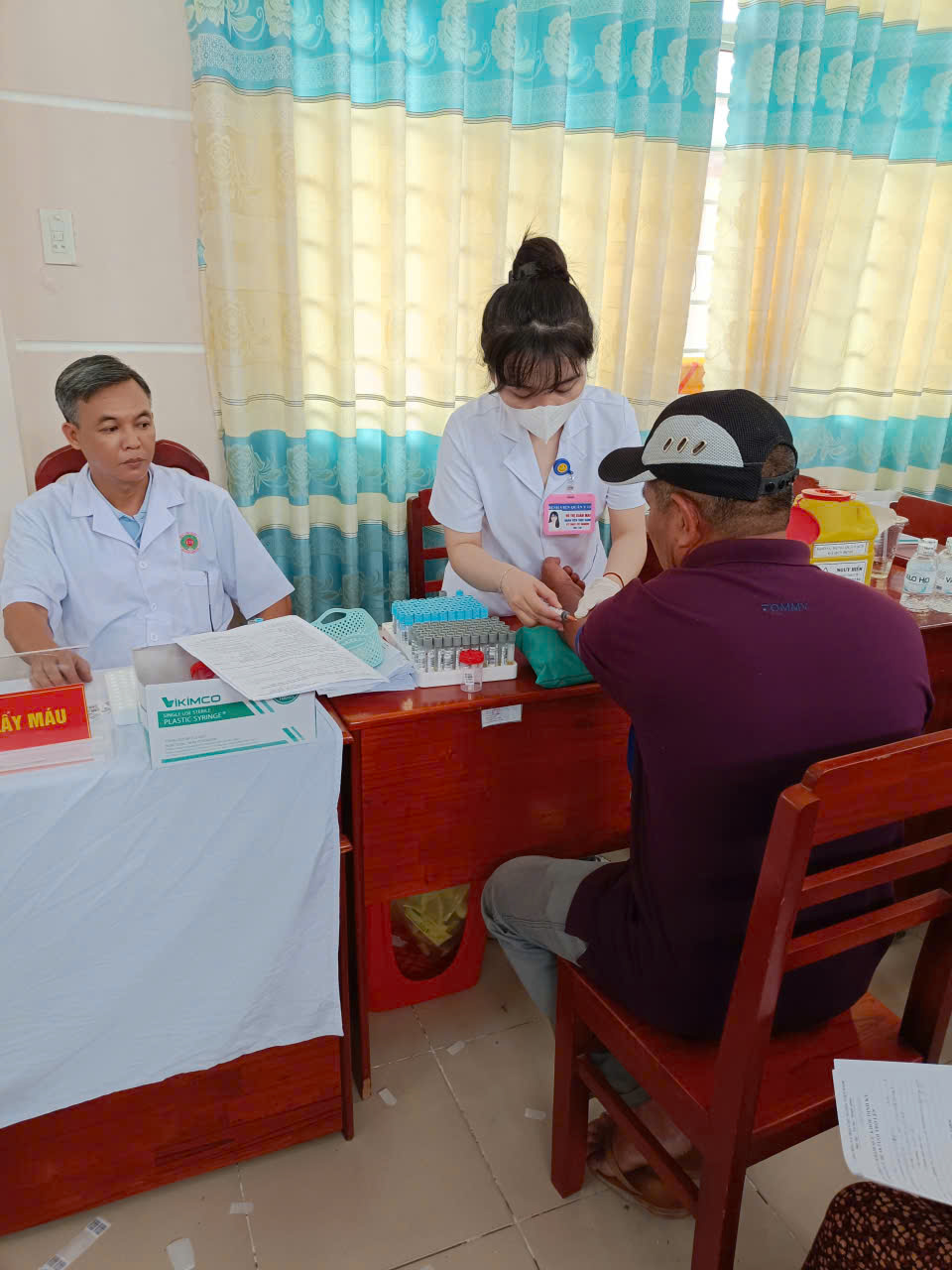 Vĩnh Xuân: Khám sức khỏe miễn phí cho 548 người dân