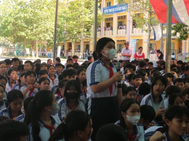 TỪ BỤC GIẢNG ĐẾN "HẠT NHÂN" LÃNH ĐẠO: HÀNH TRÌNH ĐỔI MỚI VÀ KHÁT VỌNG GƯƠNG MẪU CỦA 55 ĐẢNG VIÊN ĐẢNG BỘ TRƯỜNG THCS THUẬN THỚI