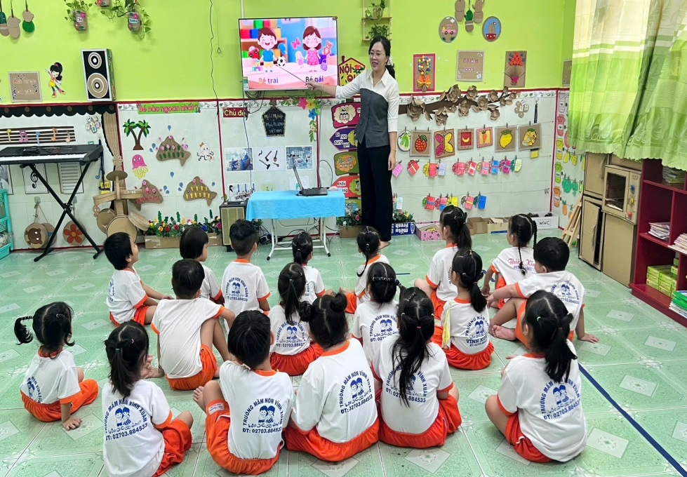 GIEO MẦM HẠNH PHÚC TỪ BỤC GIẢNG MẦM NON KHI NGHỊ QUYẾT ĐẢNG BẮT NGUỒN TỪ TÌNH THƯƠNG VÀ SỰ THẤU HIỂU
